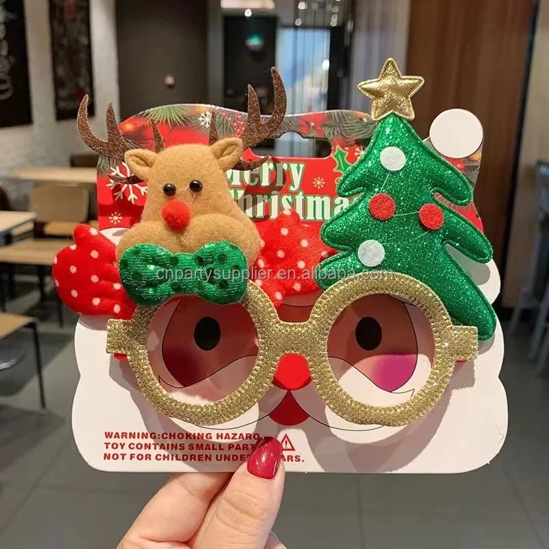 Gafas de Papá Noel y árbol navideño · referencia de imagen 5