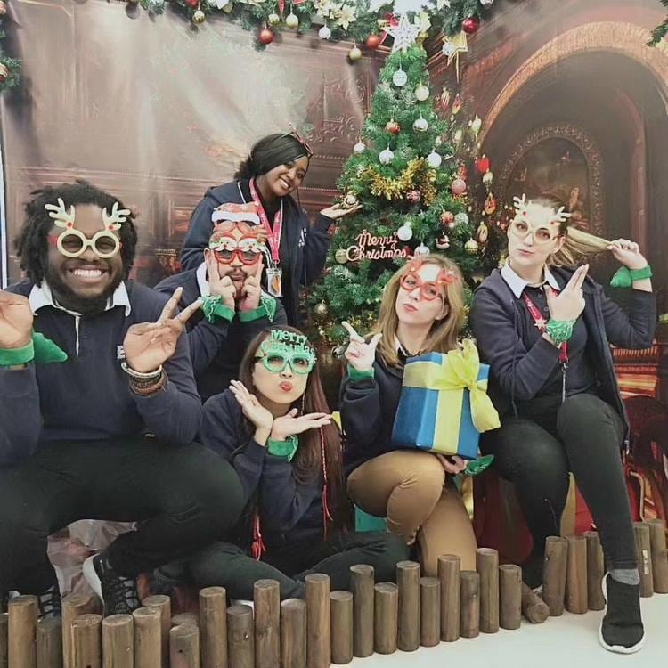Gafas de Papá Noel, reno y muñeco de nieve 5