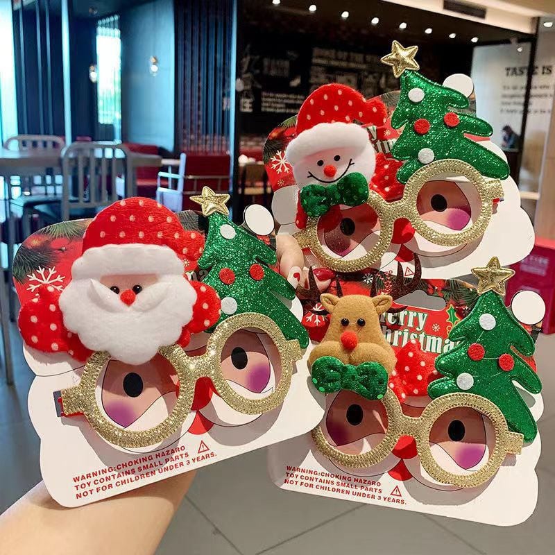 Gafas de Papá Noel y árbol navideño